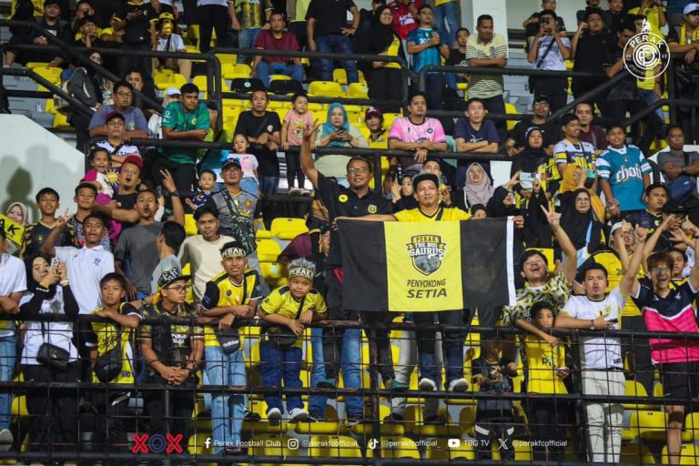 Perak FC fans. Image credit : Perak Football Club