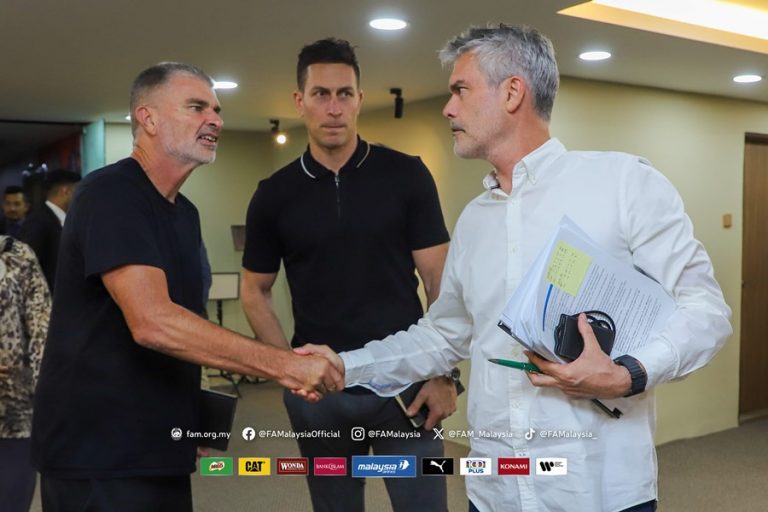 Rob Friend dan Craig Duncan diingatkan tikda sembang kosong