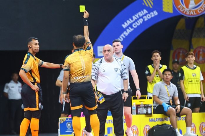 Luis Fonseca menjelaskan punca Pahang Rangers hilang pedoman sehingga dibelasah 13-3 di pentas final Piala Malaysia Futsal.