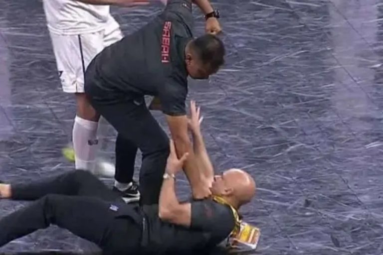 Insiden tumbuk jurulatih Sabah cemari pentas Malaysia Futsal Cup