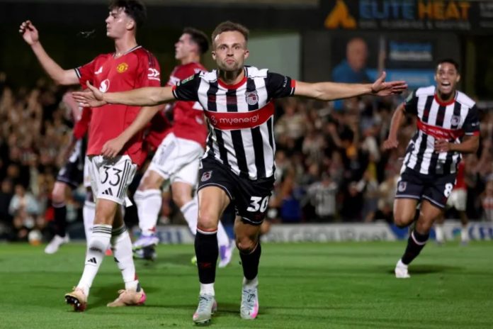 Hasrat Manchester United raih kemenangan percuma ke atas Grimsby Town musnah apabila kelab itu sekadar dikenakan denda.