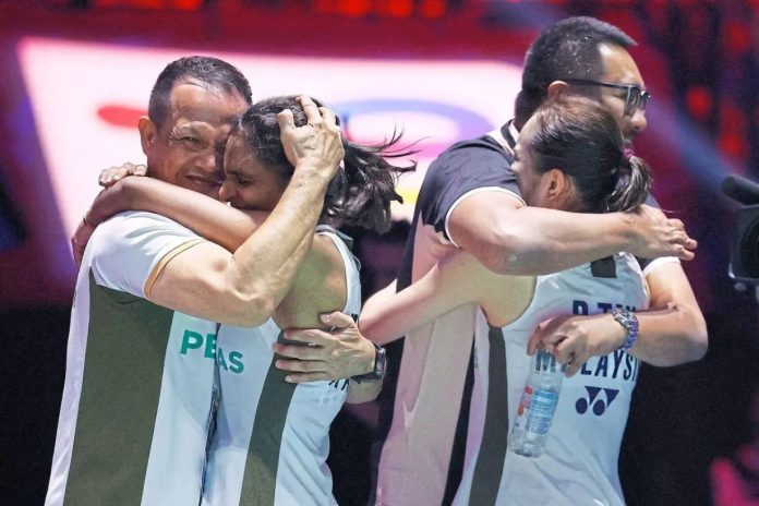 Rosman Razak angkat martabat jurulatih tempatan menerusi kejayaan Pearly Tan Thinaah