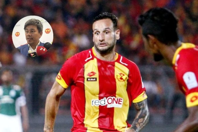 De la Cruz hentam Johan Kamal